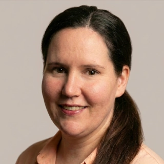 Diána Gabriella Dévai, Co-founder, Axiom Graph